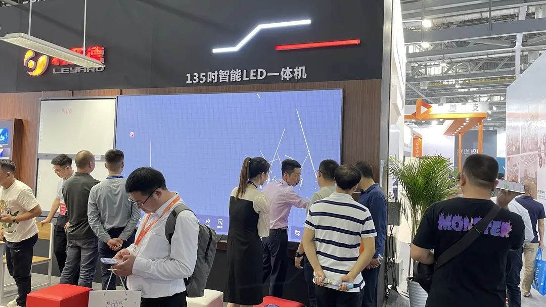 德赢VWIN教育新品及解决计划惊艳亮相81届教装展