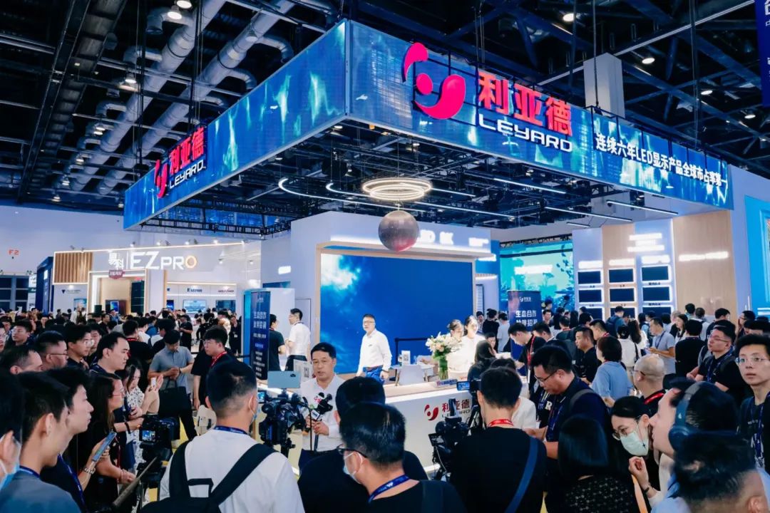 “AI+智能显示”引领未来 德赢VWIN新品InfoComm展大放异彩