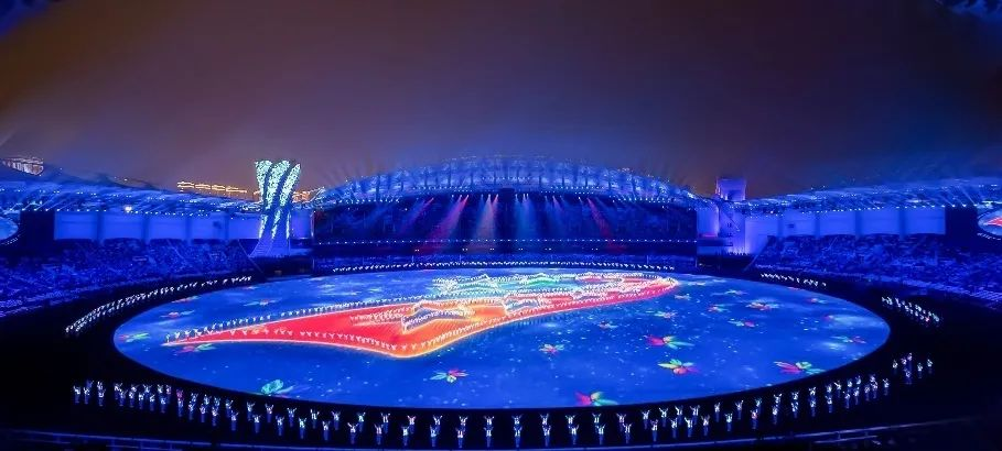 德赢VWIN董事长李军受邀出席华中科技大学第十六届企业家论坛，，，，，，，并发演出讲