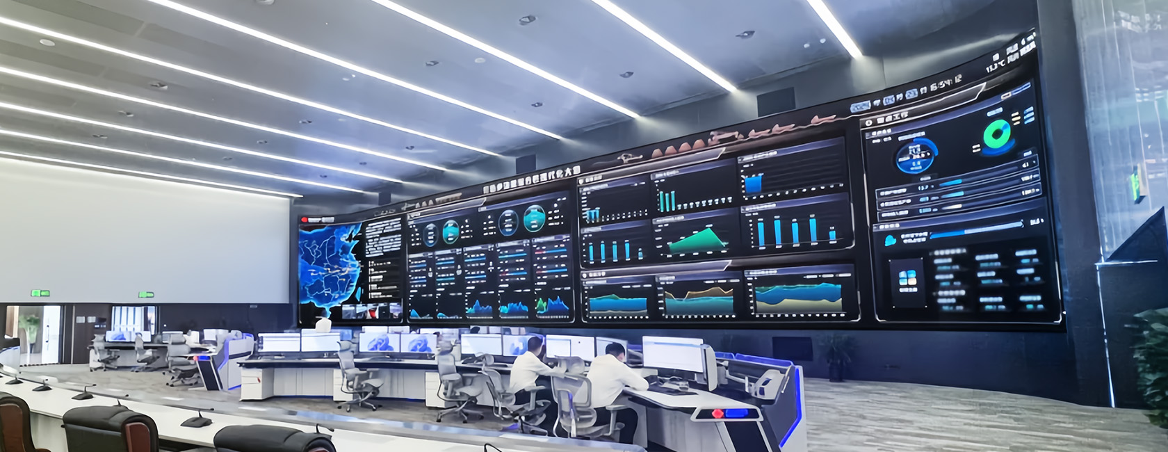 天下首块“超大尺寸P0.7“Micro LED显示屏 国家能源集团黄骅港口岸指挥调理中心